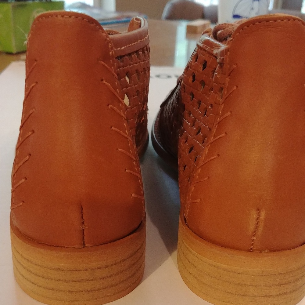 Lace Booties - Picture 4 of 8